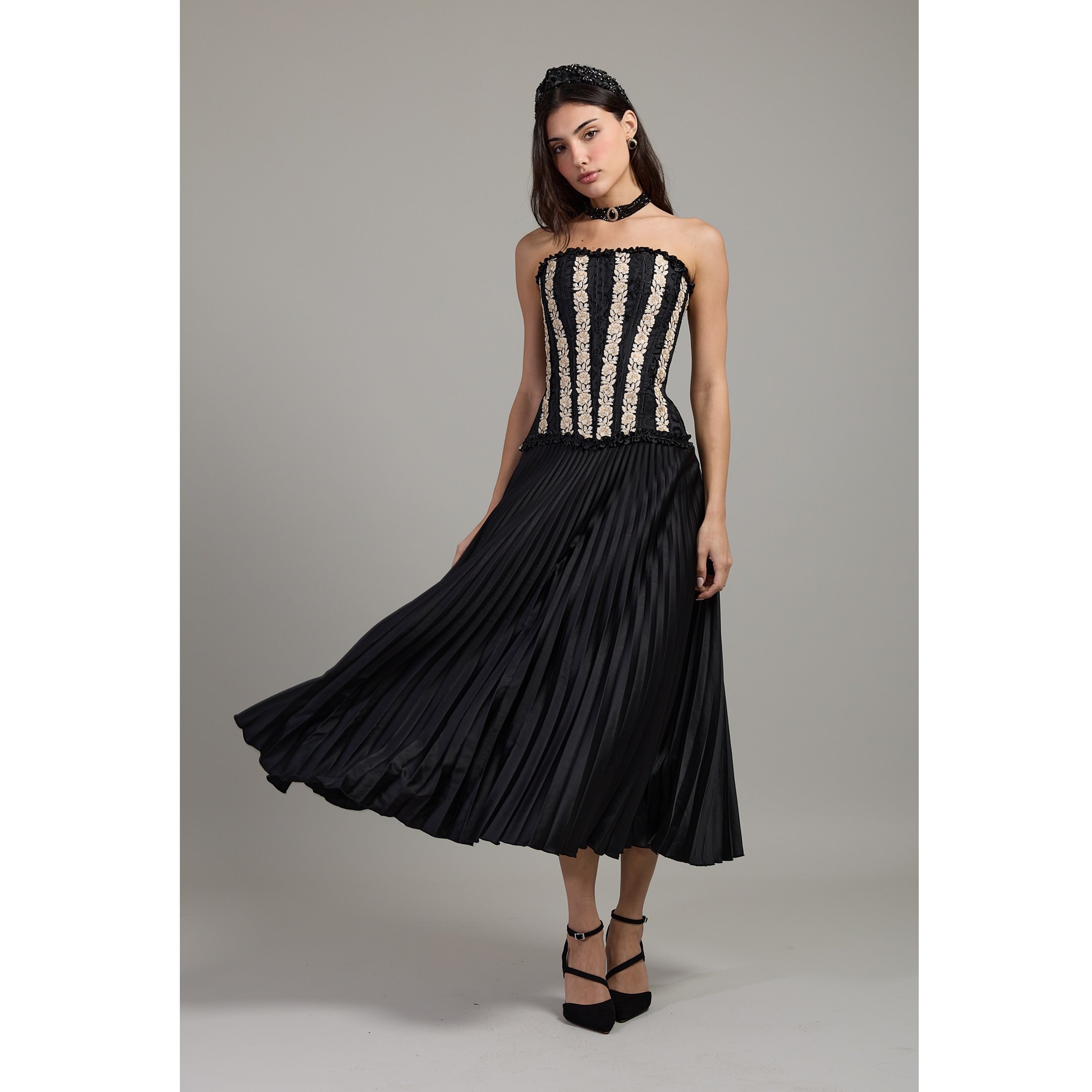 Noir Jardin Embroidered Corset Top