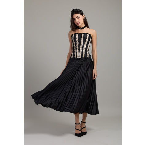 Noir Jardin Embroidered Corset Top